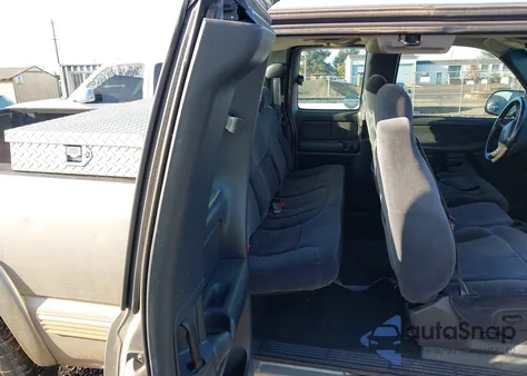 2001 Chevrolet Silverado 2500Hd Ls z USA, uszkodzony, nr VIN 1GCHK29U31E220557